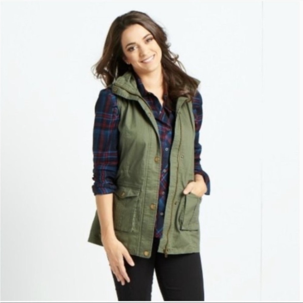 market and sprice jahana cargo vest - NWT!